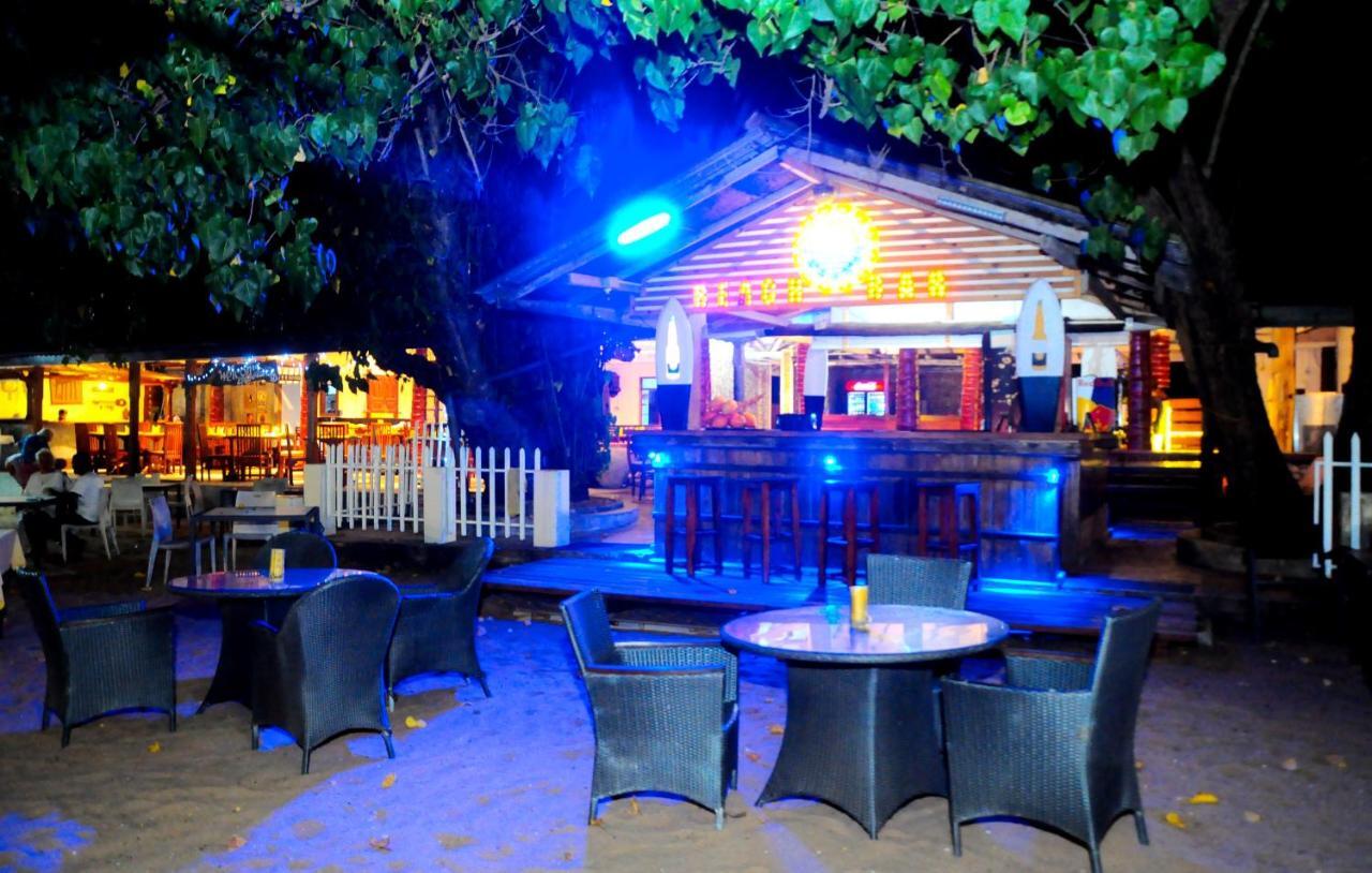 Happy Banana Hotel Unawatuna Exterior photo