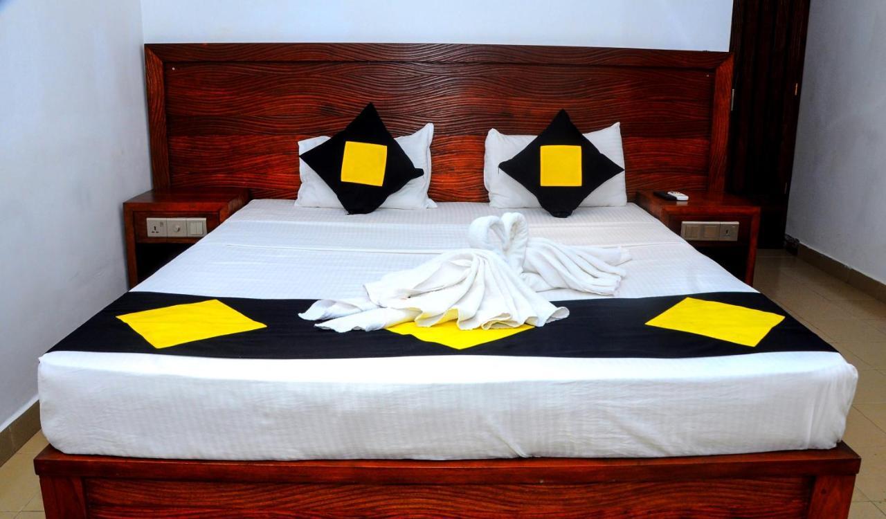 Happy Banana Hotel Unawatuna Exterior photo